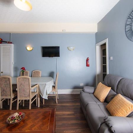 Super Central 4Bedroom Apartment At The Meadows Единбург Екстериор снимка