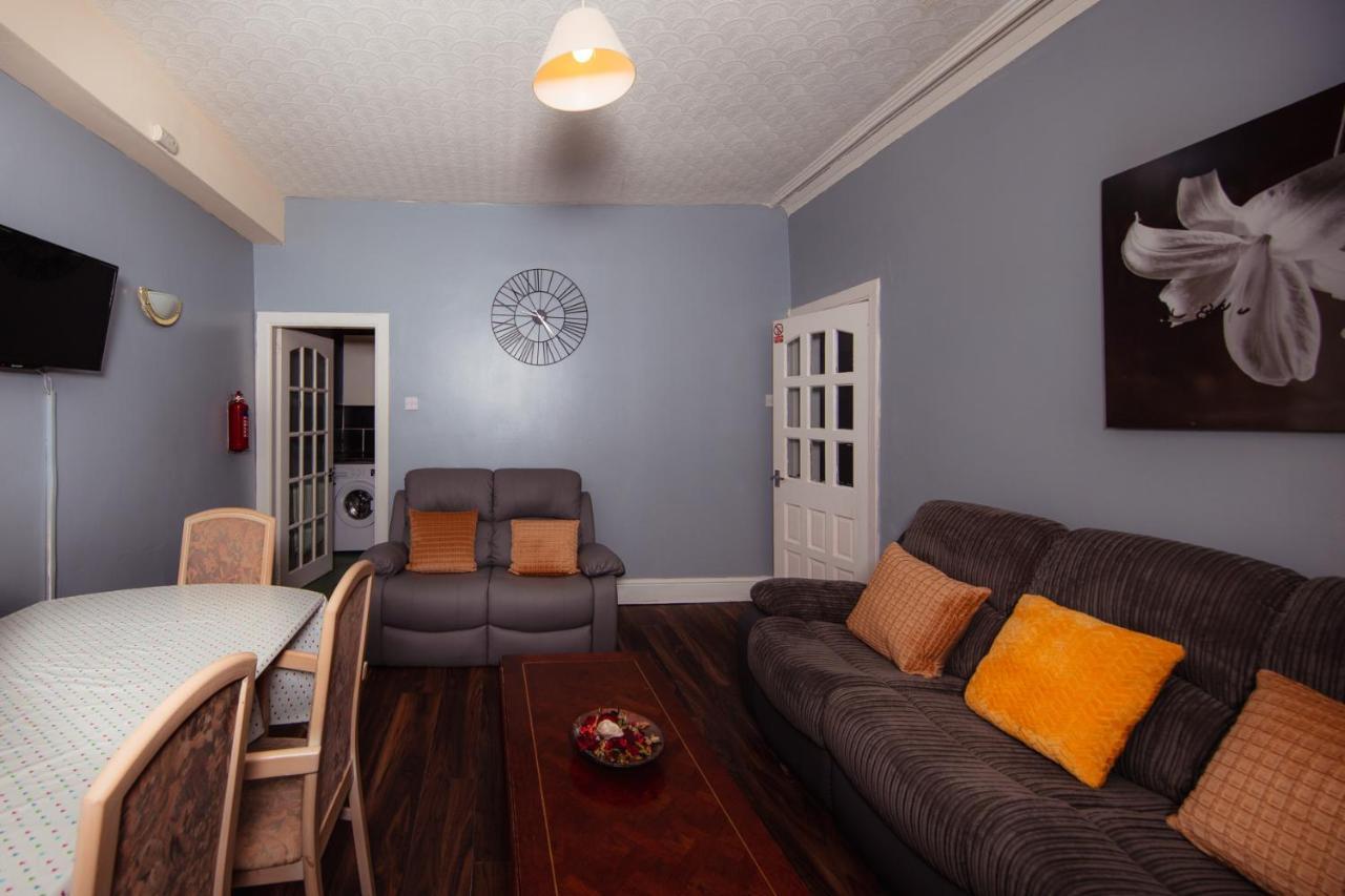 Super Central 4Bedroom Apartment At The Meadows Единбург Екстериор снимка